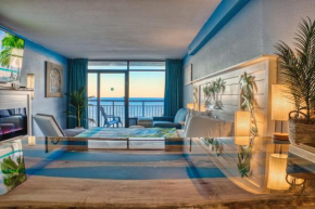 Absolutely Stunning! Newly Renovated King Suite with LED Fireplace - Landmark Resort 1030